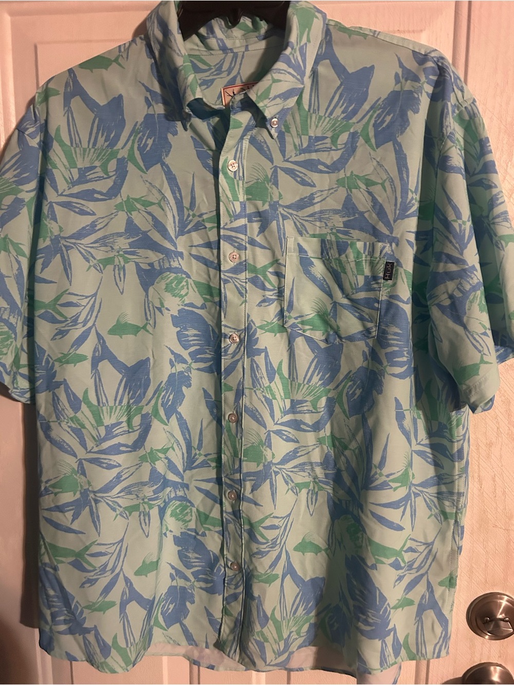 Huk Fishing Men’s XL Fishing Button Down Short Sleeved Shirt Blue  1 Pocket